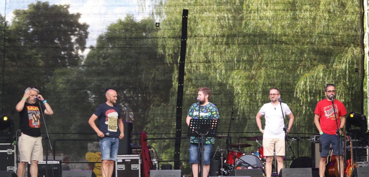 Płynie sobie szanta po Jeziorze Kunickim