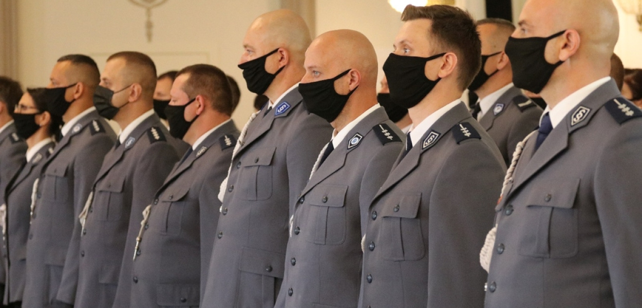 Awanse i nagrody z okazji święta policji