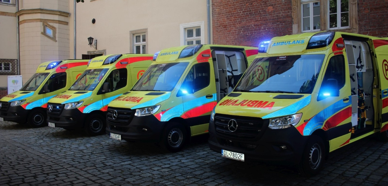 Prosto z fabryki trafiły do legnickiego pogotowia