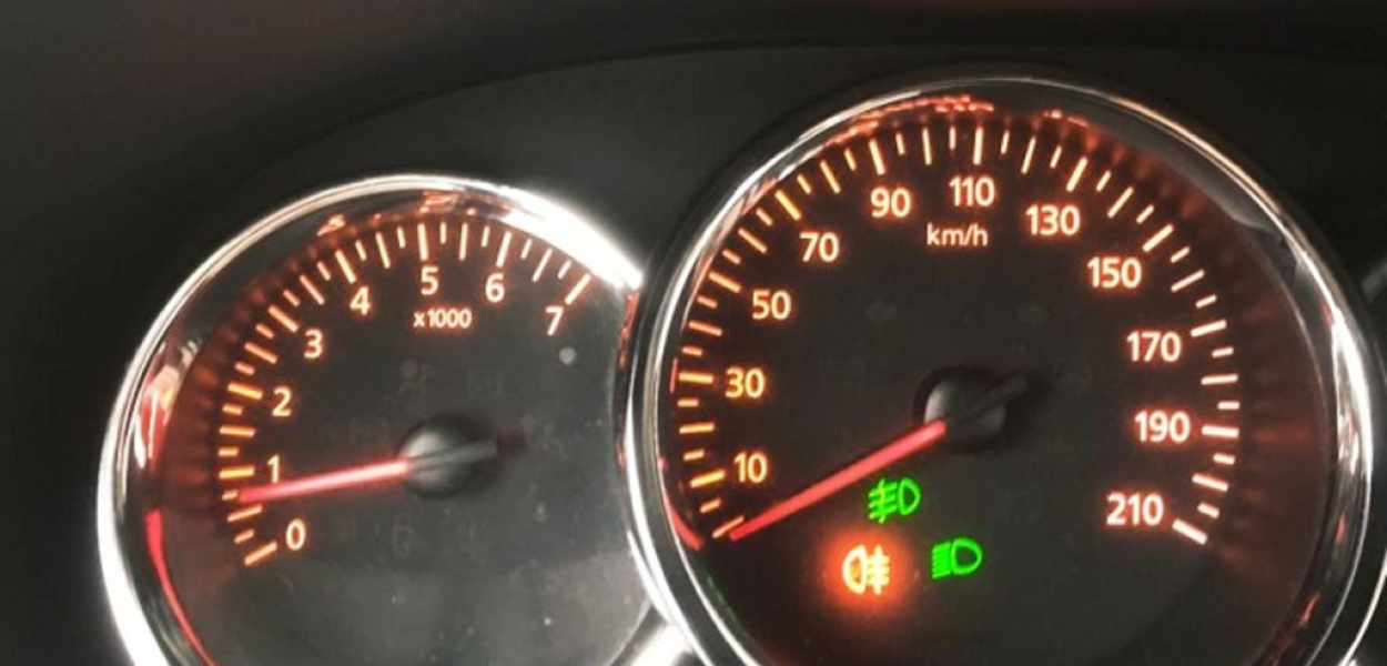 Jak prawidłowo korzystać ze świateł przeciwmgielnych 