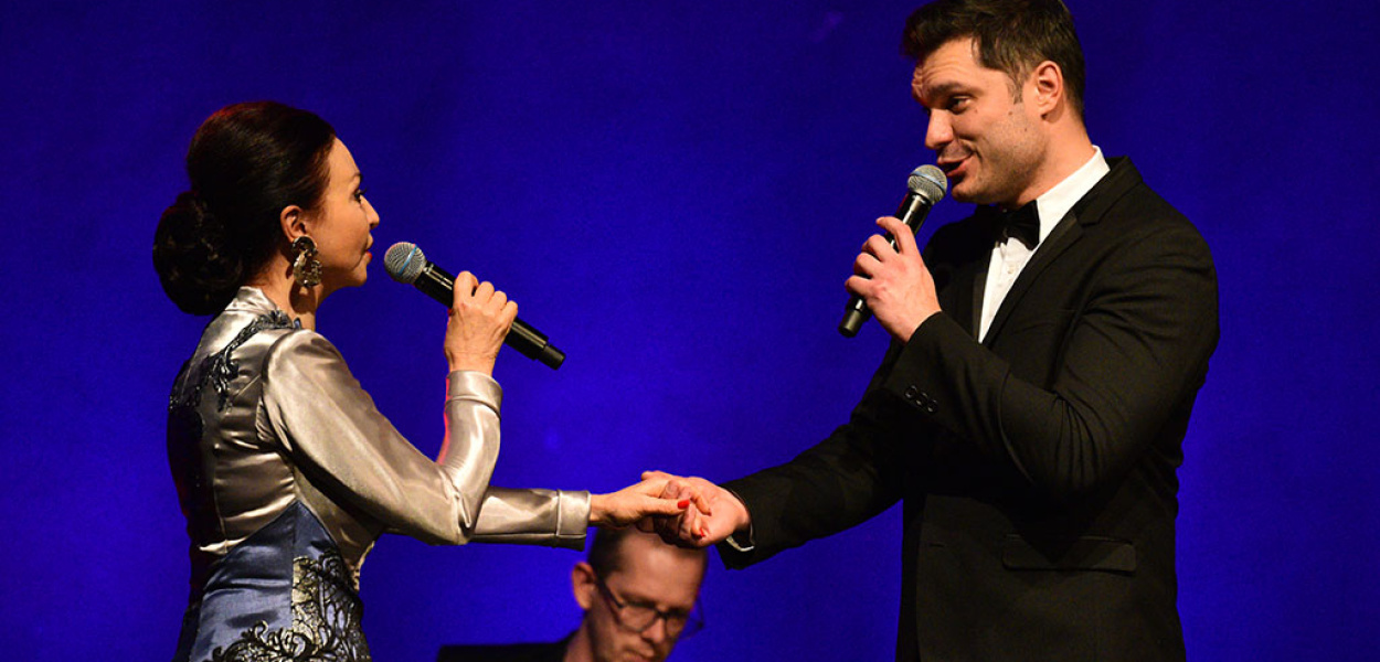 W nowy rok w szampańskim nastroju