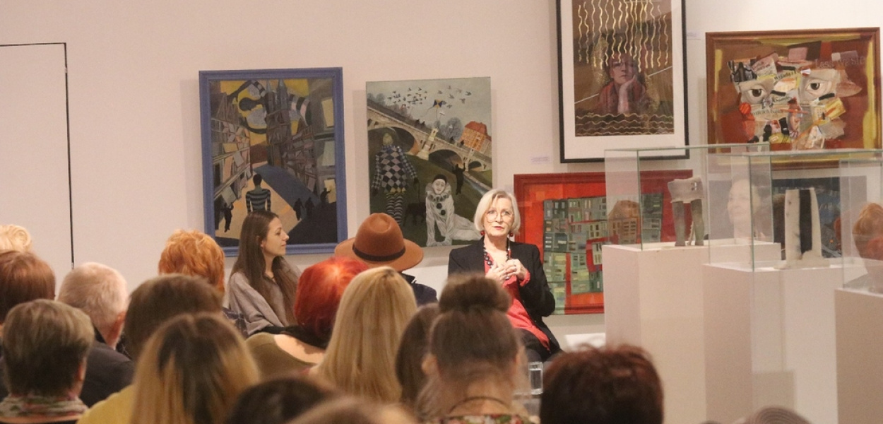 Dorobek artystyczny Marii Antoniak na wystawie w Galerii Sztuki