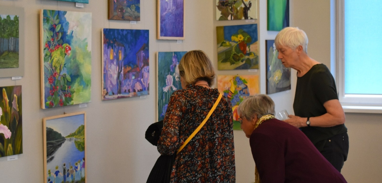 Sprawdź koniecznie co jest „Po drugiej stronie tęczy”