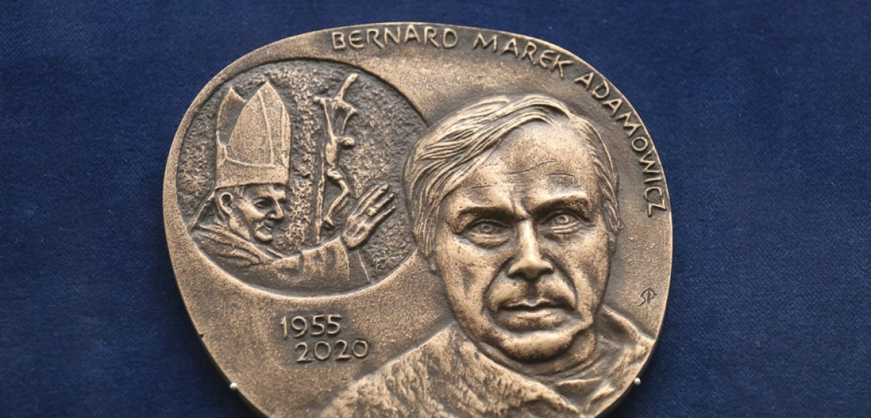  Jan Paweł II i Bernard Adamowicz bohaterami najnowszej wystawy Muzeum…