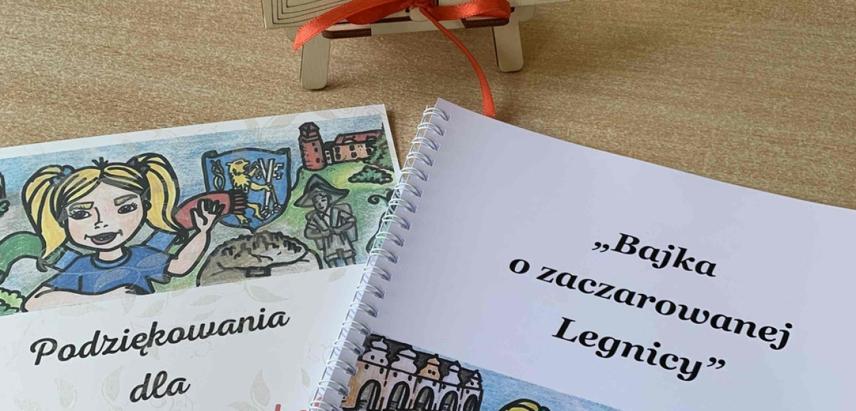  Legnicka aktorka czyta dzieciom bajkę napisaną przez legnickie…