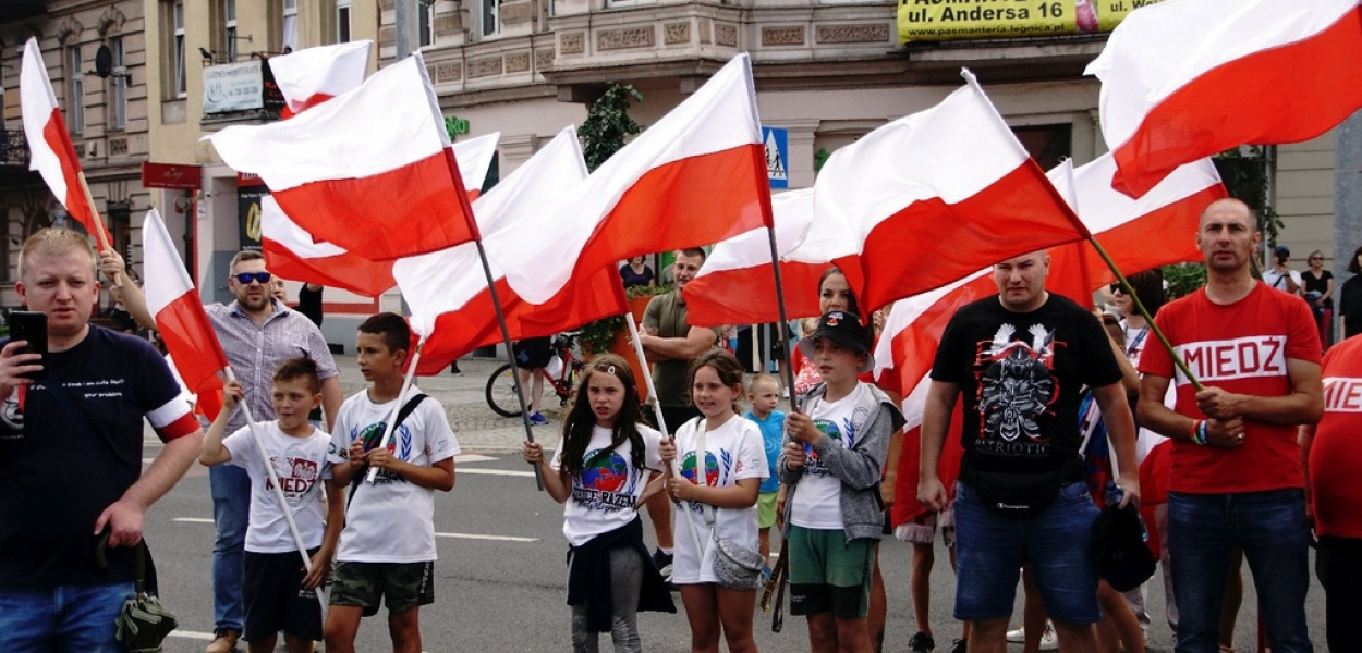 Zawyły syreny. Legniczanie oddali hołd powstańcom