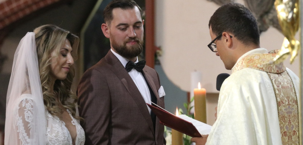 Nasz człowiek zakuty w kajdany miłości