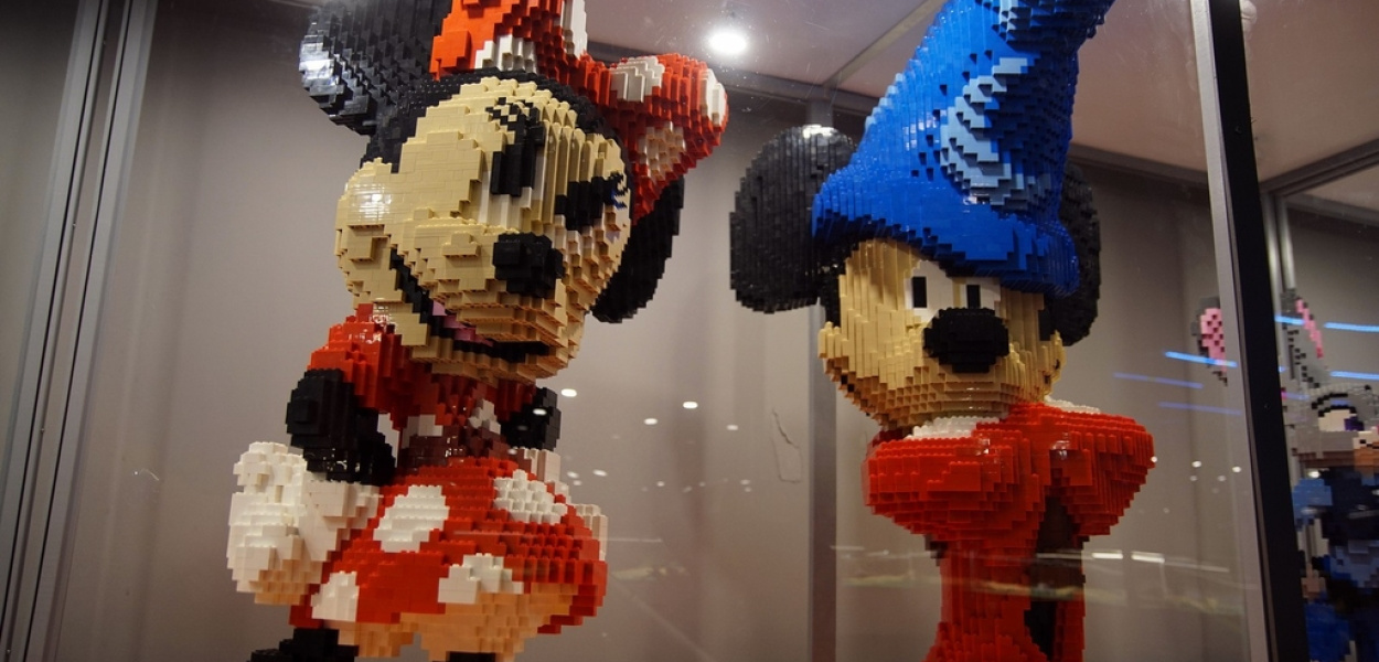 Niezwykła wystawa budowli z klocków LEGO i obrazów 3D