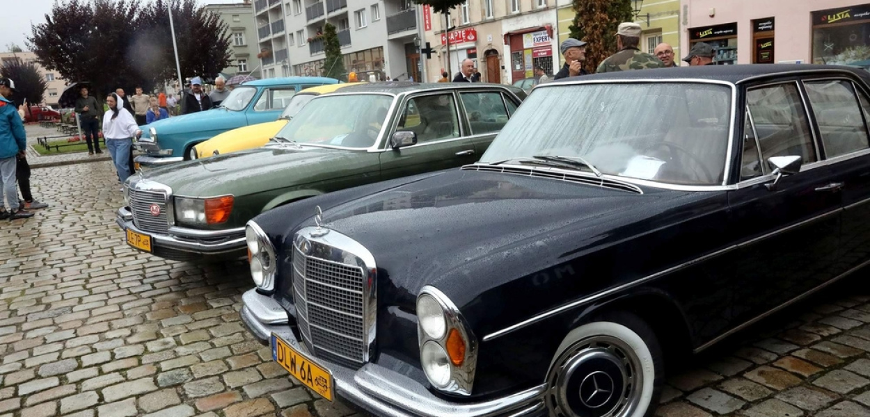 6. Zlot Pojazdów Zabytkowych na chojnowskim Rynku