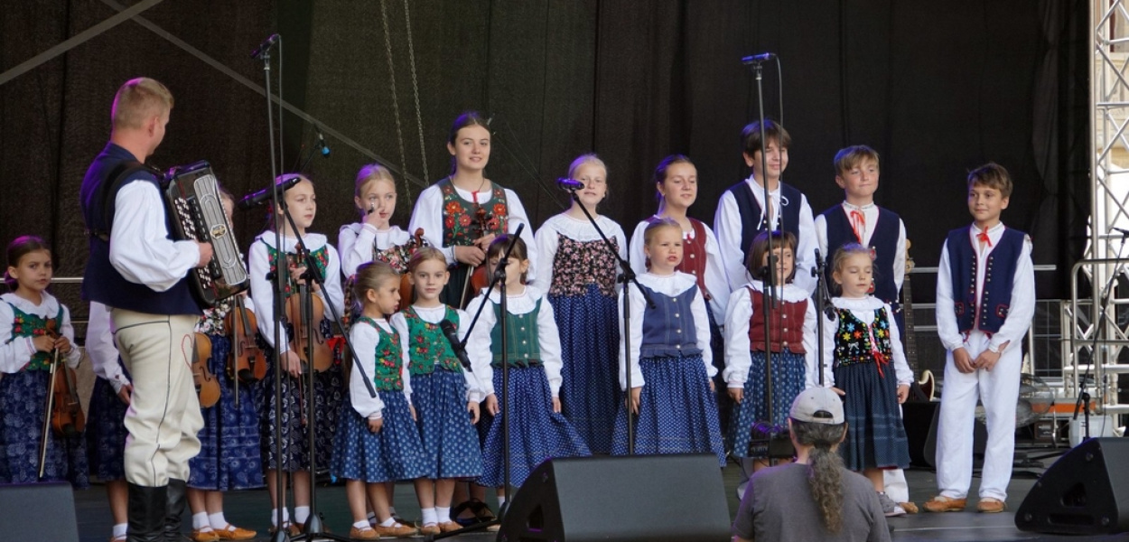 W rytmach folklorystycznych zakończyły się imieniny ulicy