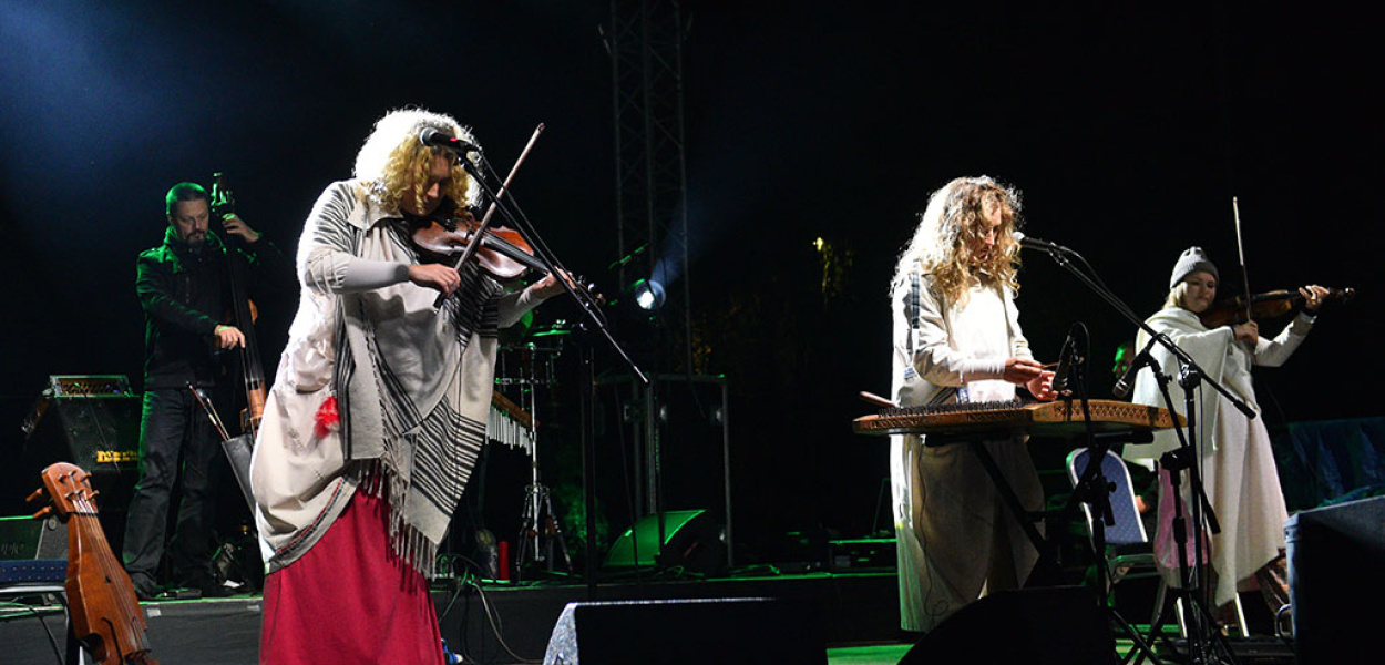 „Uwodzeni” przez Kapelę ze Wsi Warszawa