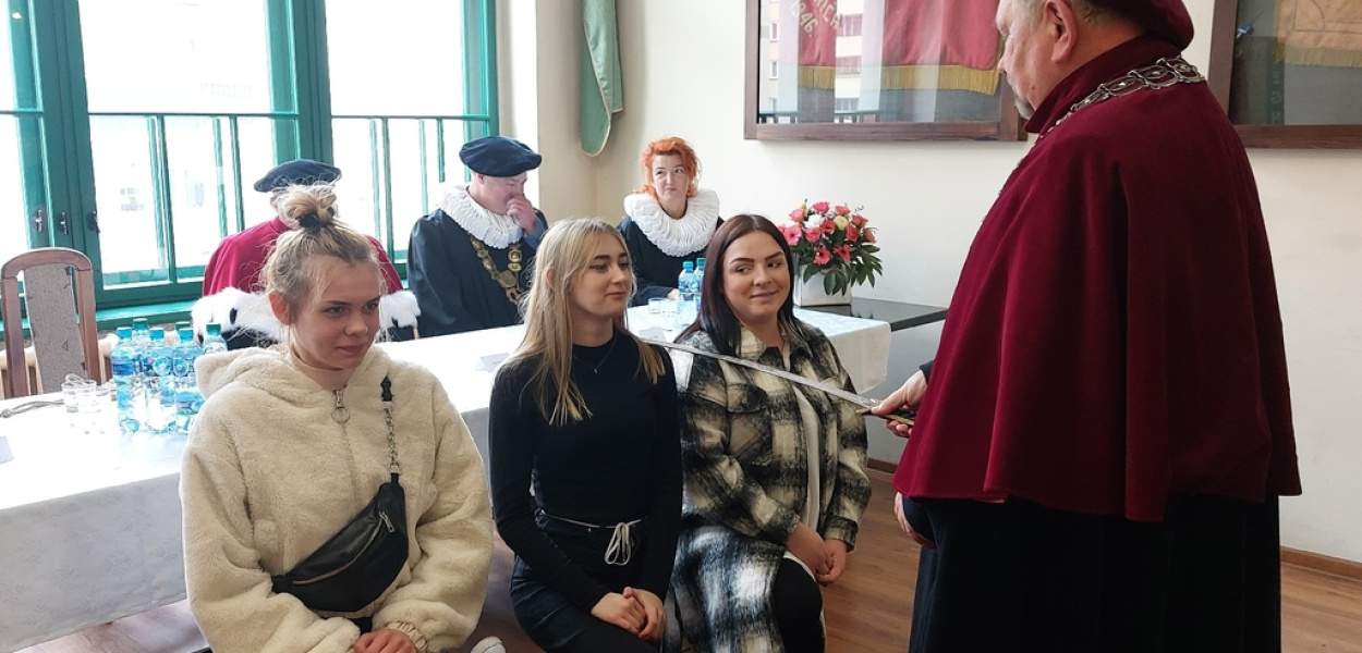 Młodzi rzemieślnicy rozpoczynają swoją karierę zawodową