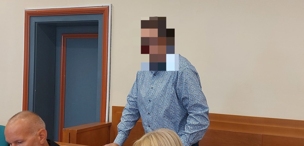 Komornik i jego wspólniczki przed sądem. Rozprawa odroczona do listopada