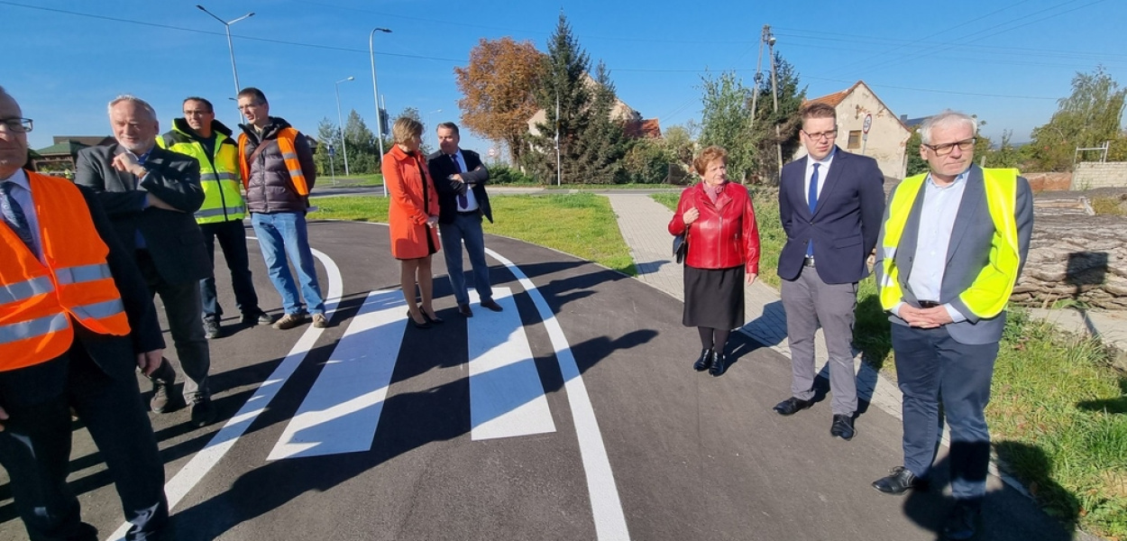 Skrzyżowanie w Ziemnicach uroczyście oddane do użytku