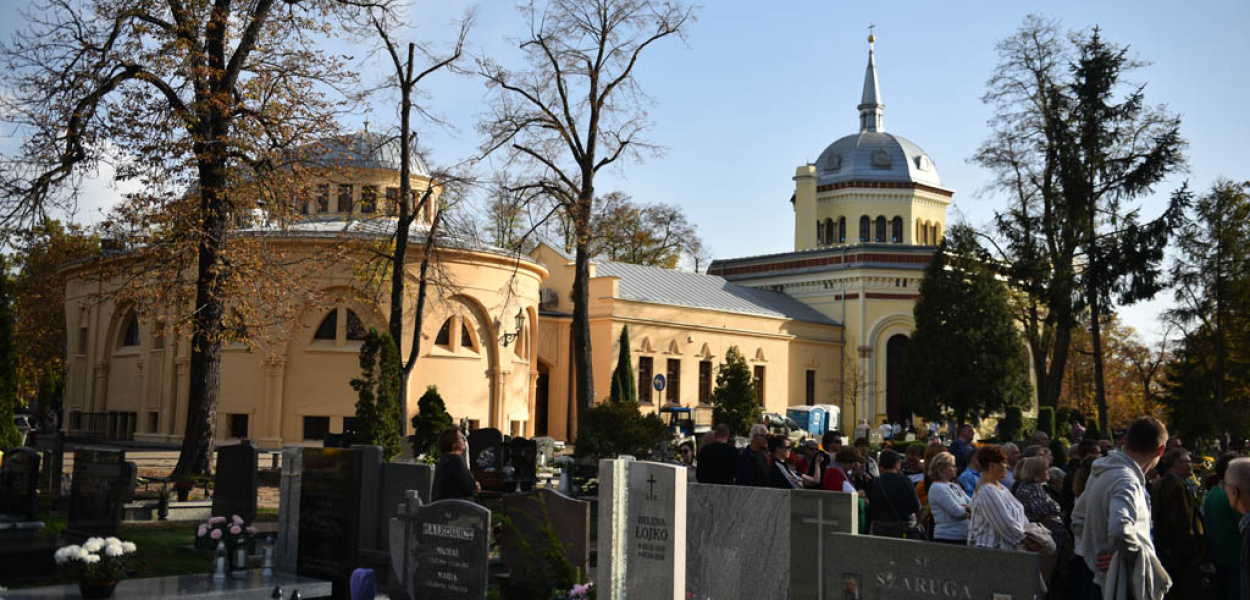 Legniczanie bardzo ciekawi historii legnickiej nekropolii