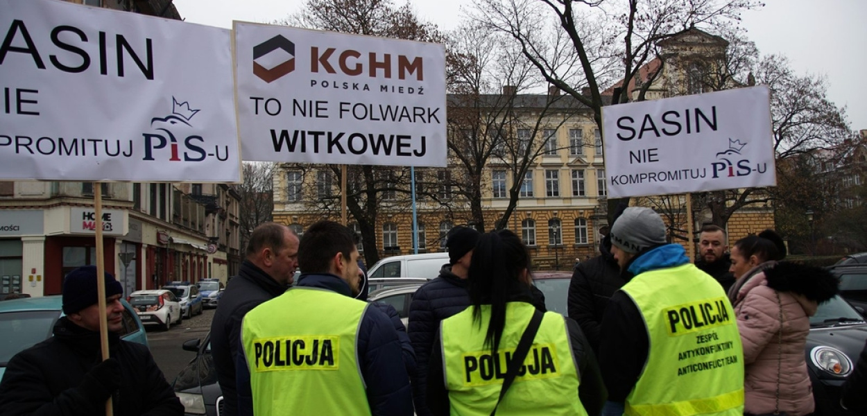 Przeciwnicy zgotowali prezesowi Kaczyńskiemu „gorące powitanie”