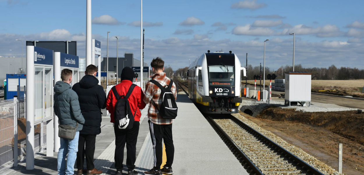 Pierwsze pociągi zatrzymały się na przystanku Legnica Strefa
