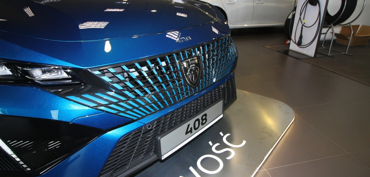 Nowy Peugeot 408 w legnickim salonie