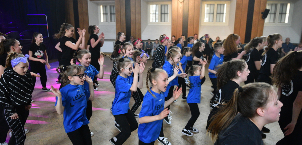 Dla zwierzaków tańczyli, grali, śpiewali i licytowali