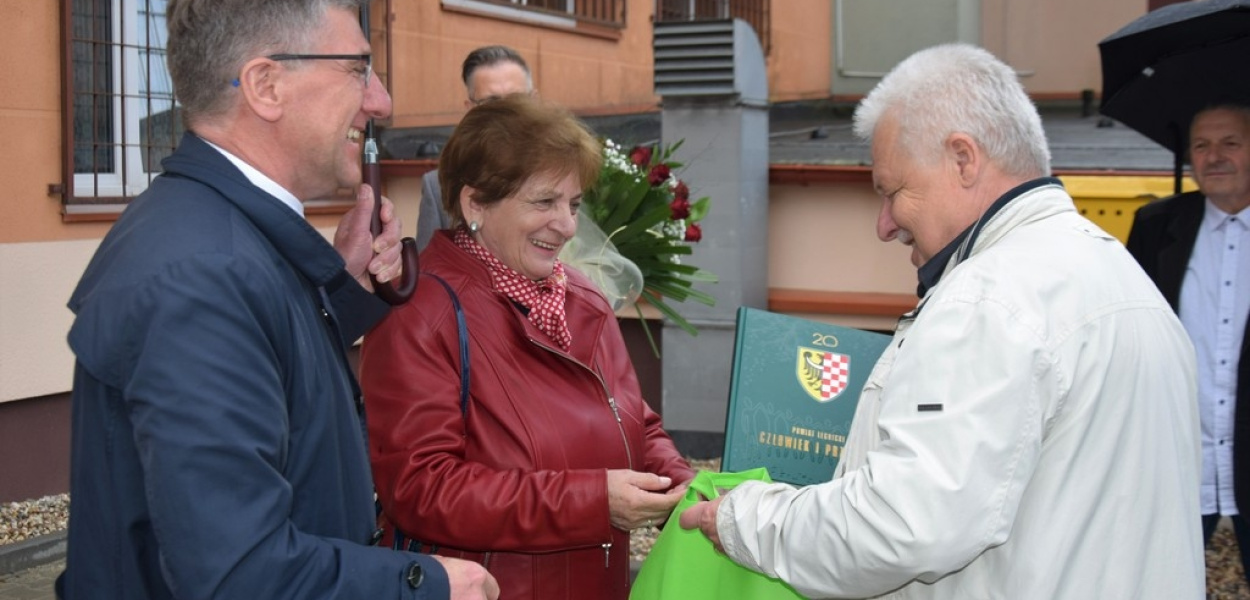 Zakończyła się termomodernizacja podwórka Powiatowego Zespołu Szkół