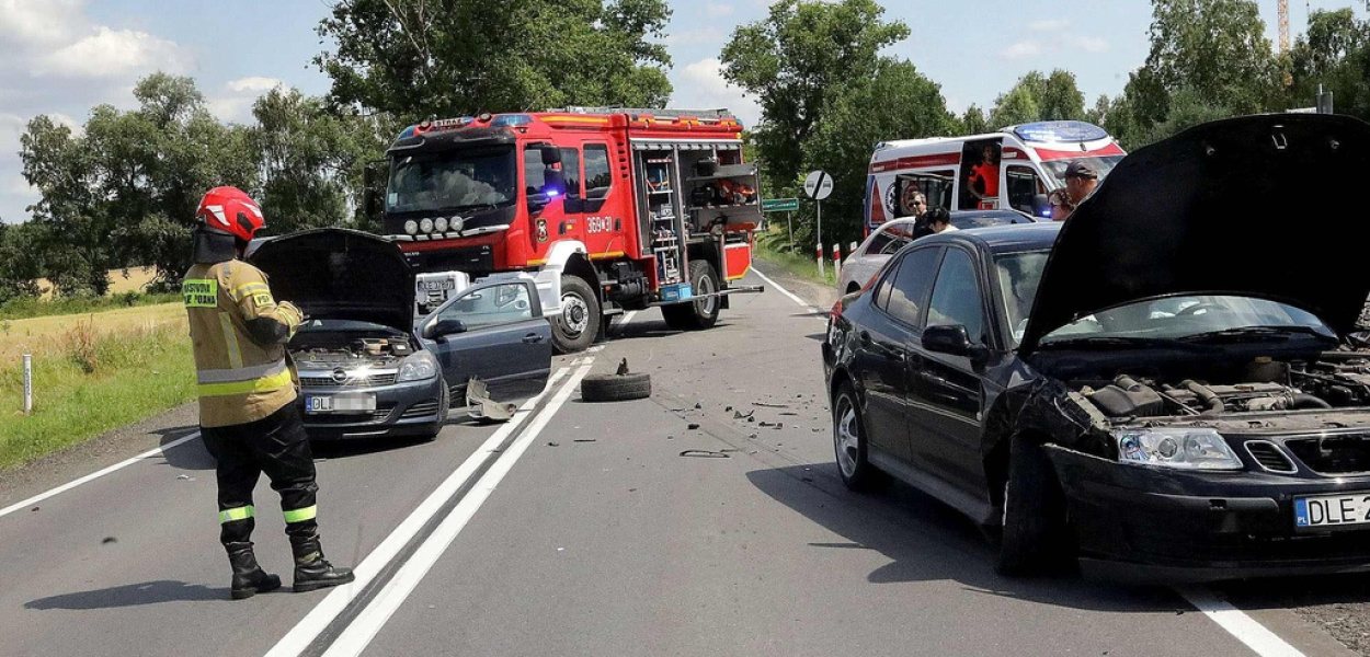 Wypadek w Gniewomirowicach. Trasa nieprzejezdna