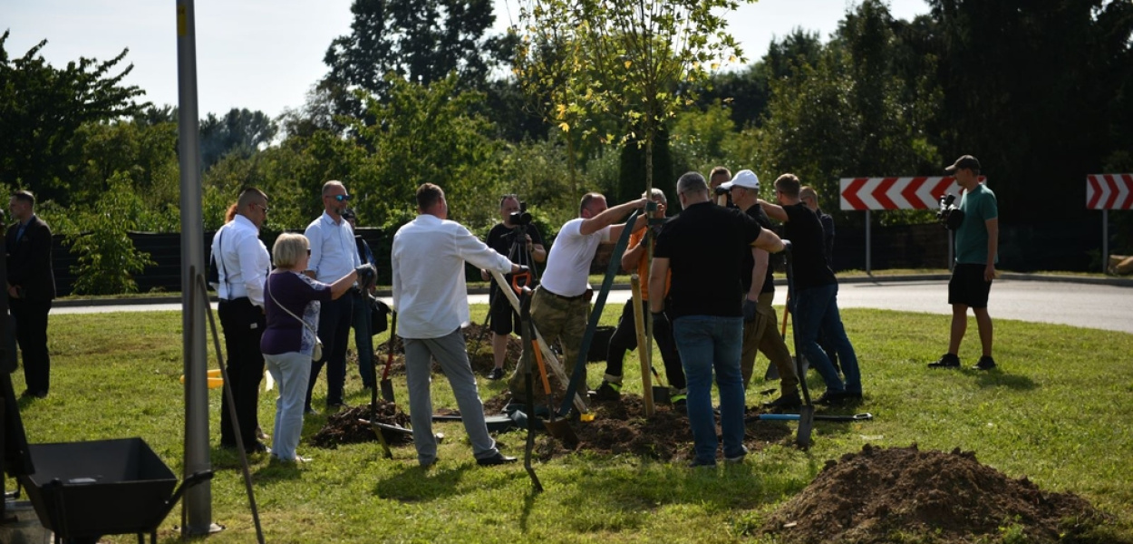 Siedem żywych symboli na 70-lecie huty