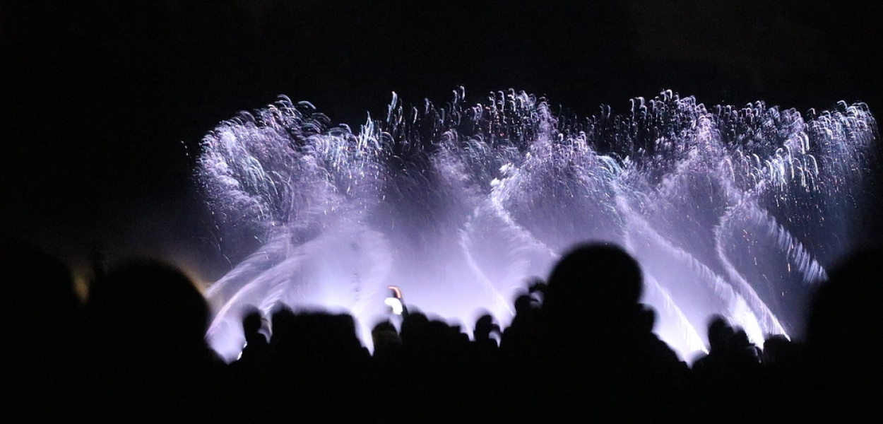 Woda, światło i muzyka w rolach głównych