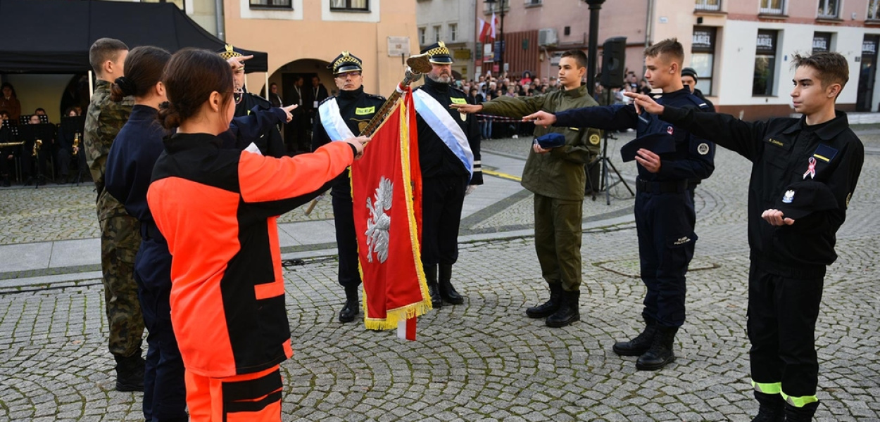 Słowa Bóg, Honor, Ojczyzna, ich drogowskazem życiowym