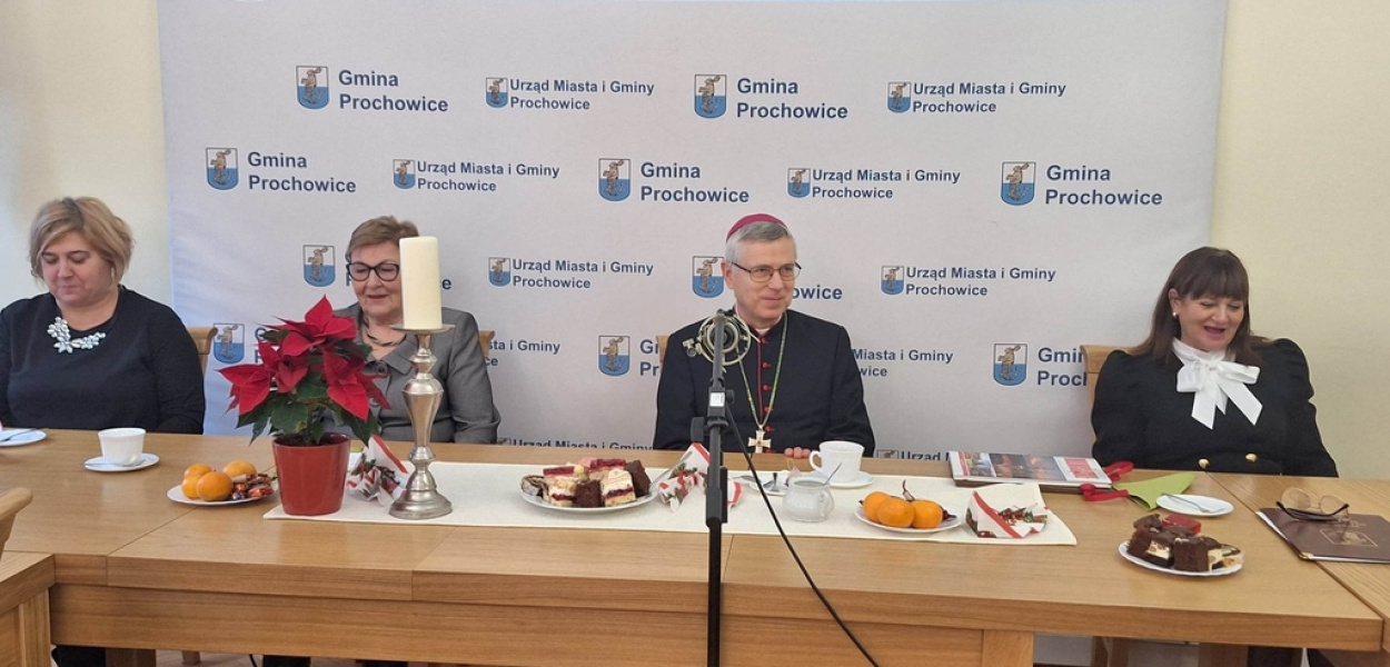 Biskup legnicki w Urzędzie Miasta i Gminy Prochowice 