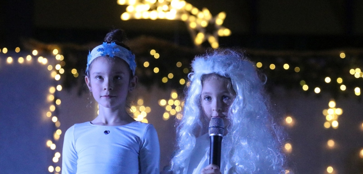 Muzyczne Jasełka w wykonaniu dzieci z Wesołej Dwudziestki