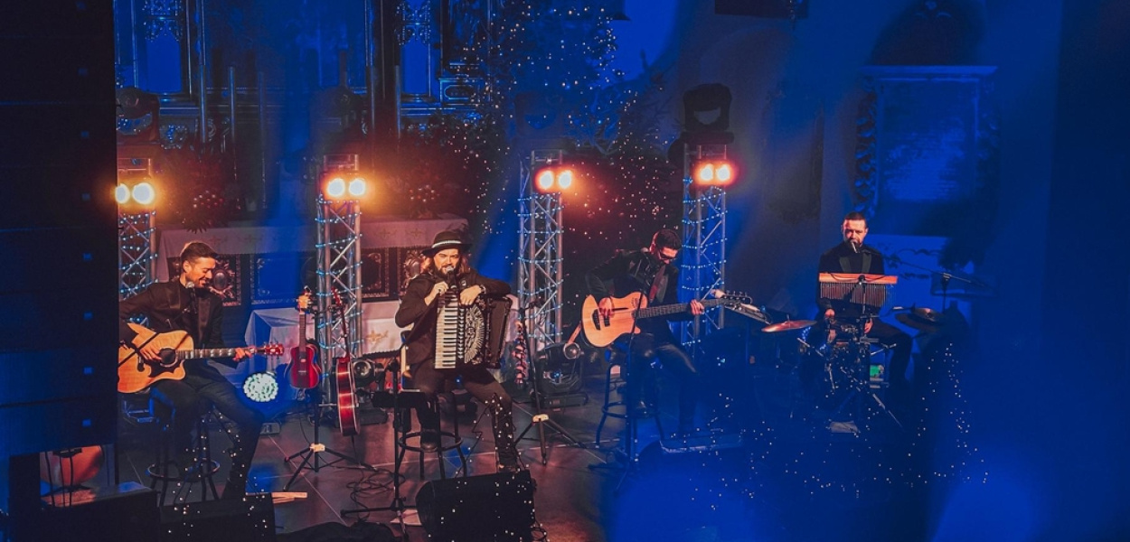 Chojnowianie kolędowali z zespołem Pectus