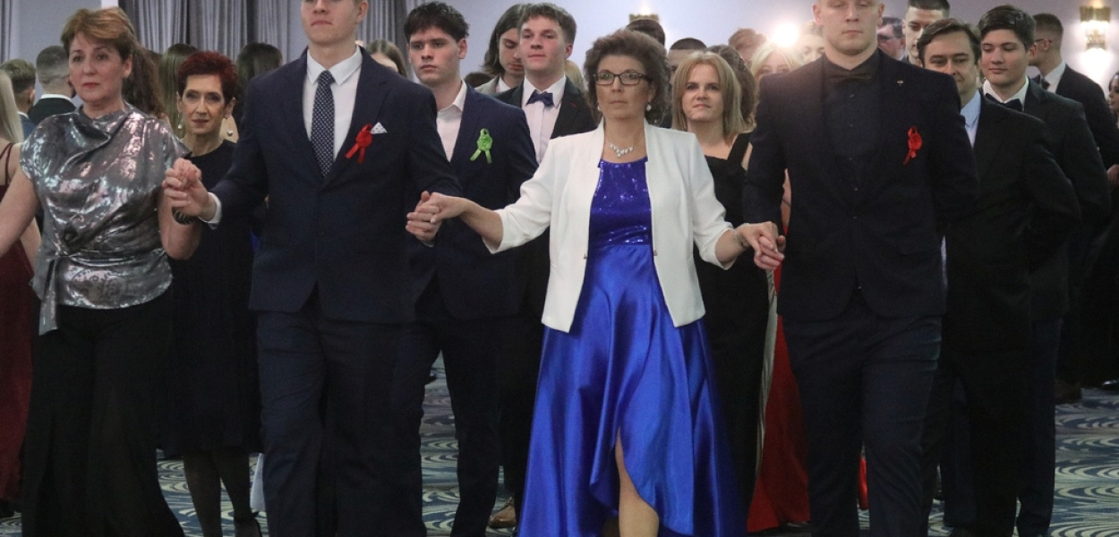 Studniówkowe szaleństwo uczniów „Energetyka”