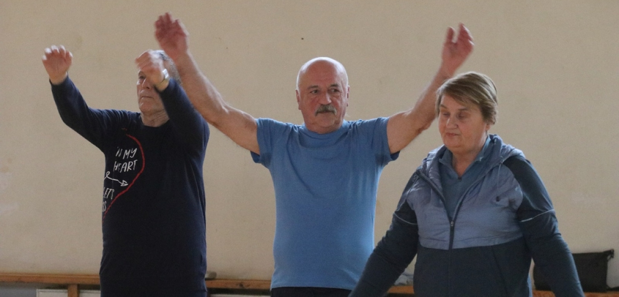 Bezpieczny Senior i Rodzina. Uczą się samoobrony i integrują