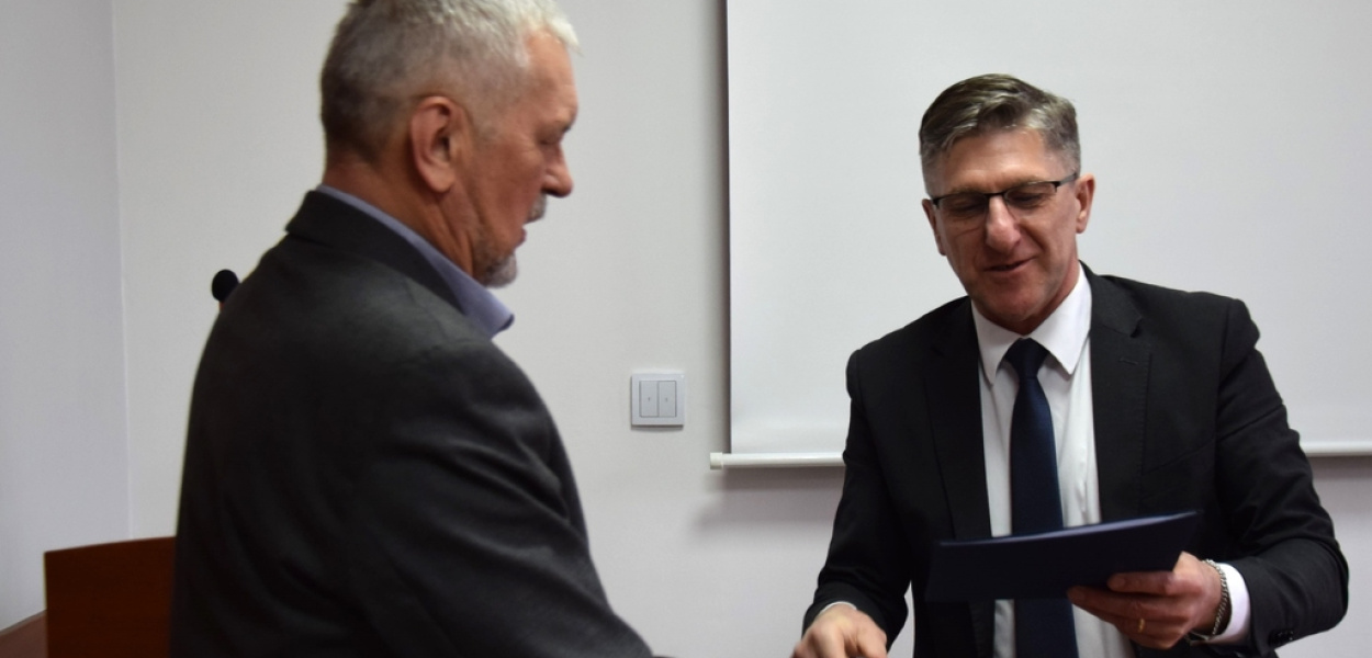 Jest umowa na rewitalizację części Placu Słowiańskiego przy starostwie