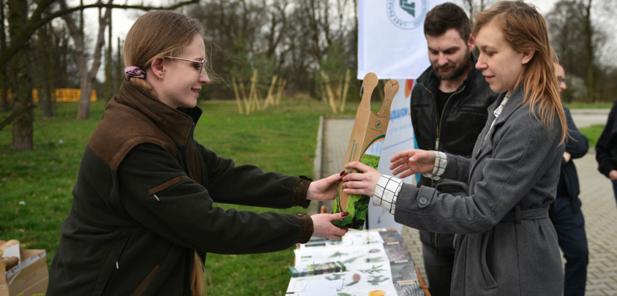 Sadzonki drzew szły jak świeże bułeczki