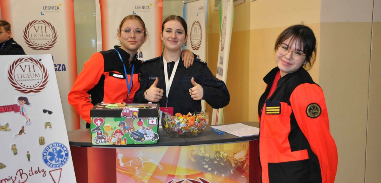 Uczniowie VII Liceum Ogólnokształcącego promowali swoją szkołę