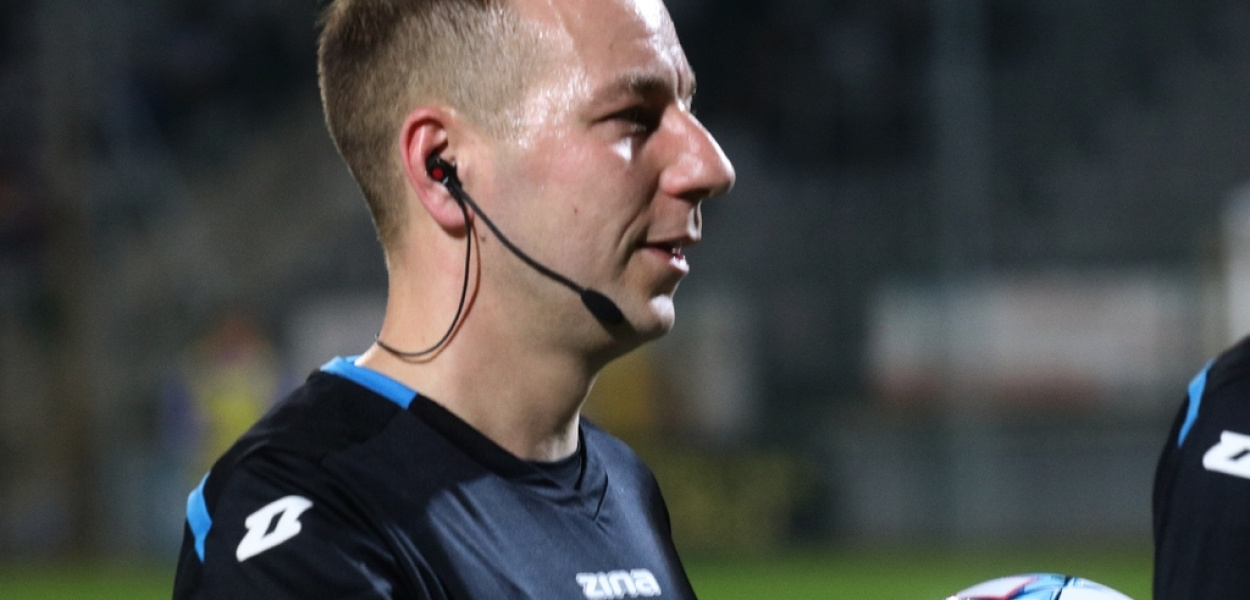 Leszek Lewandowski poprowadzi mecz Miedzi z Arką Gdynia
