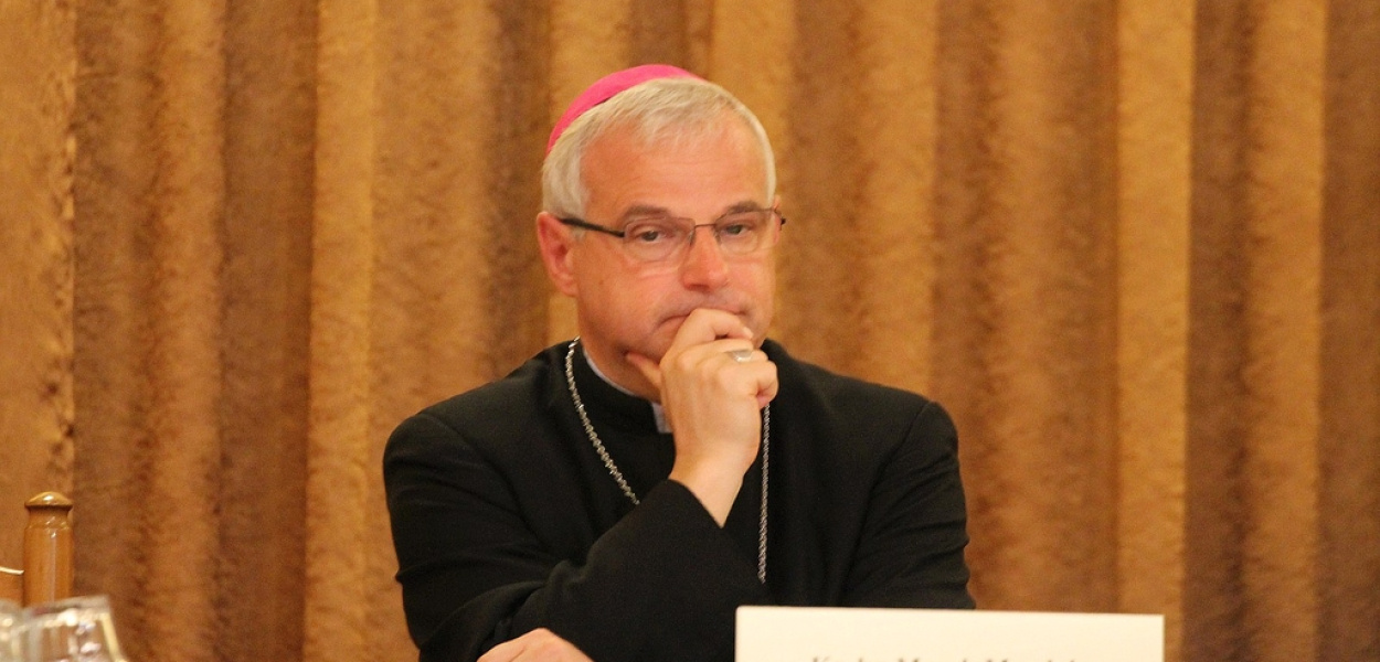 Biskup Mendyk wygrywa procesy o zniesławienie