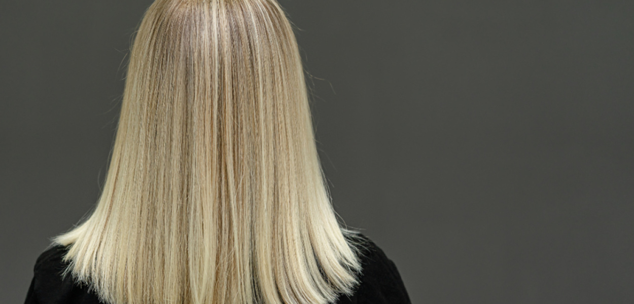 Jak działa farba rozjaśniająca i jak ją stosować?