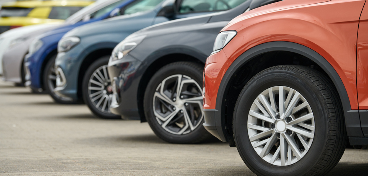 Auto na abonament, leasing czy kredyt – co wybrać?