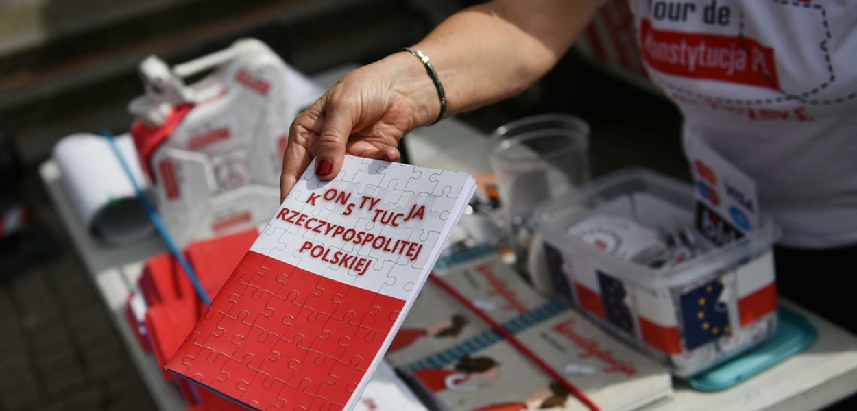 „Siła Młodych – Most Pokoleń”. Tour de Konstytucja w Legnicy