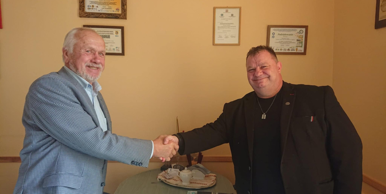 NOT  i Cech Rzemiosł Różnych zaciśniają współpracy