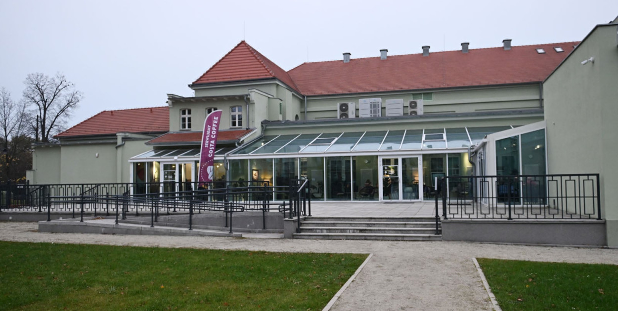 Kawiarnia Perspektywa w Centrum Witelona (Piotr Florek lca.pl)