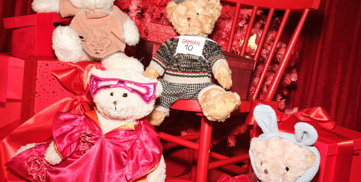 Świąteczne misie, które pomagają: magia Bożego Narodzenia