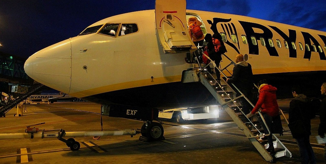 Ryanair wprowadza pełną cyfryzację. Papierowe karty pokładowe znikną