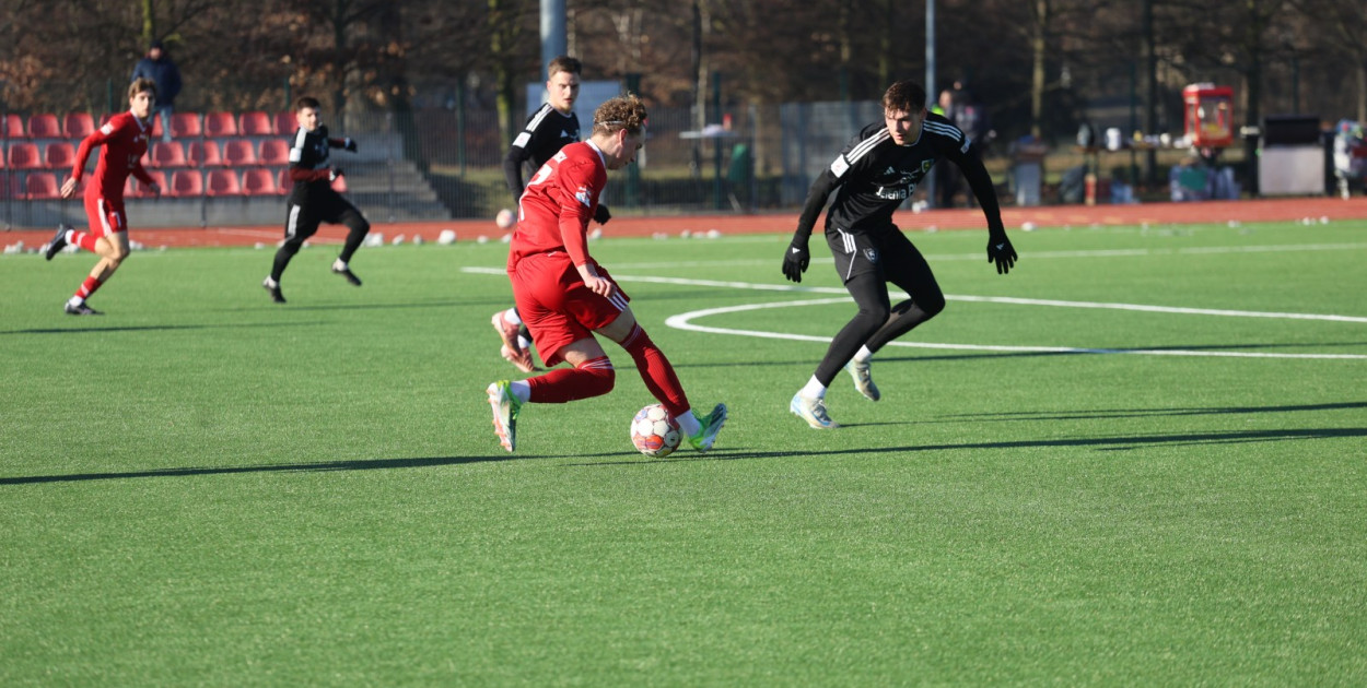 Miedź II Legnica - Karkonosze Jelenia Góra  (Wojciech Obremski)