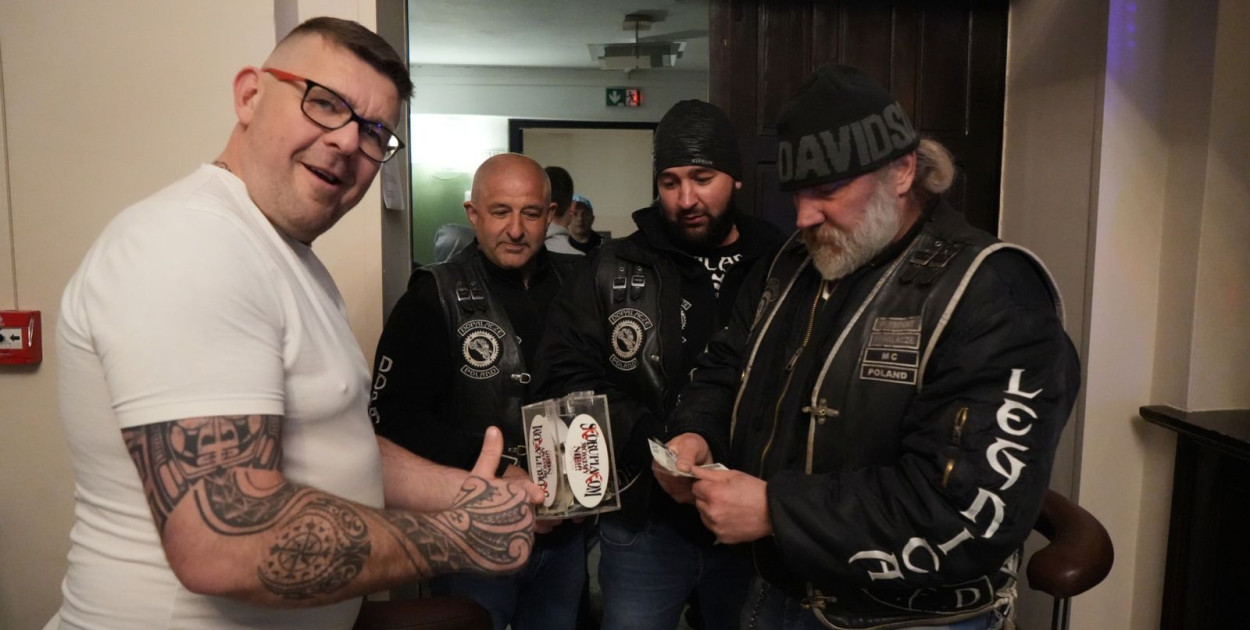 Kibice dla kibica. Zebrali ponad 50 tysięcy złotych na leczenie Bartka