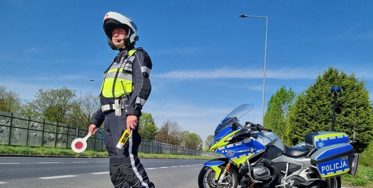 Policja podsumowała długi weekend na drogach (źródło KMP Legnica)