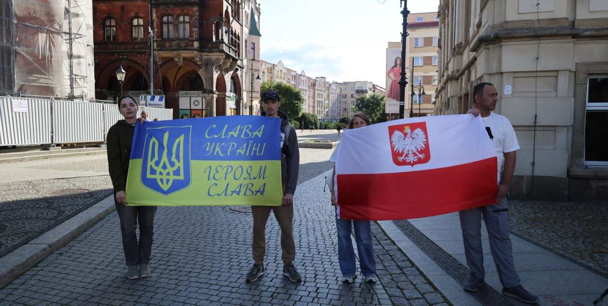 Spotkanie z okazji Święta Niepodległości Ukrainy na legnickim Rynku (Wojciech Obremski)