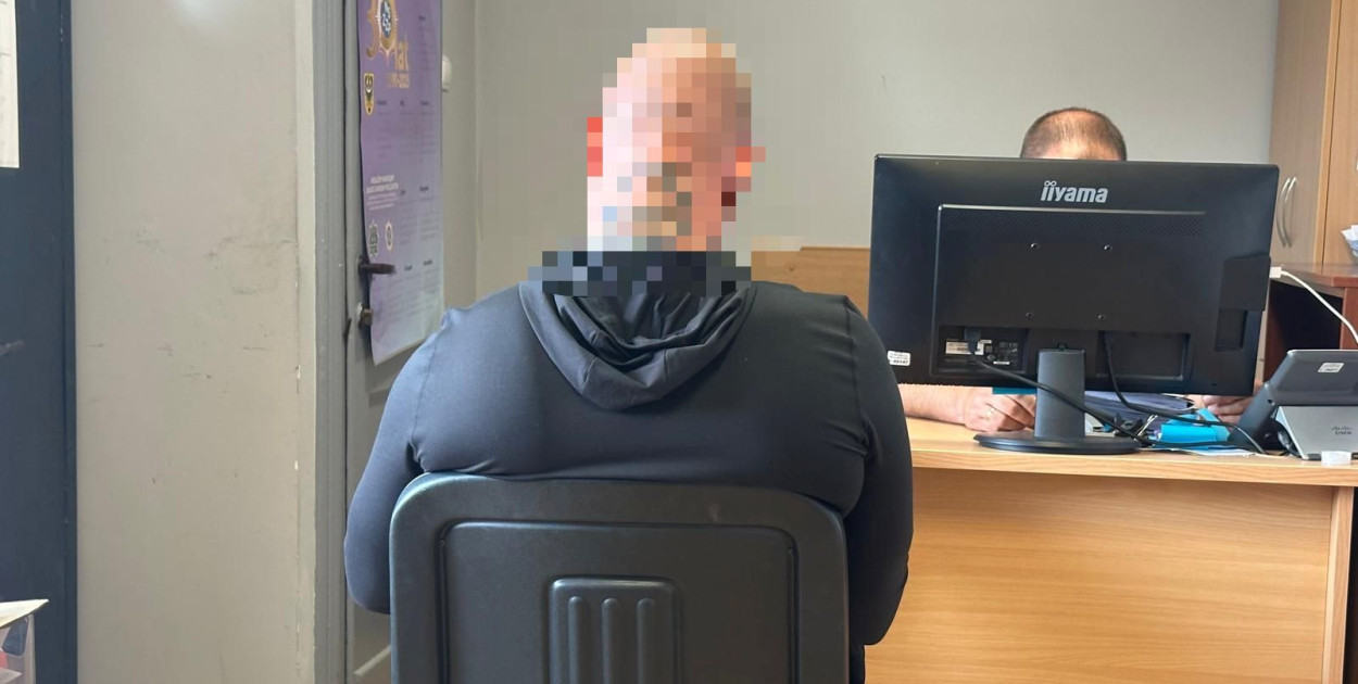Próbował uciec po kolizji z radiowozem (źródło: KMP Legnica)